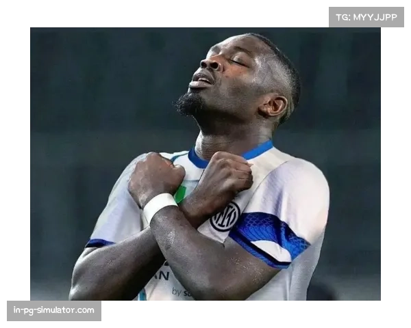 小图拉姆9次对抗6次成功在锋线承担重要进攻任务